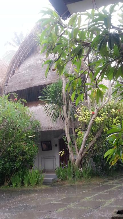 Anom Beach Hotel Candi Dasa  Exterior photo