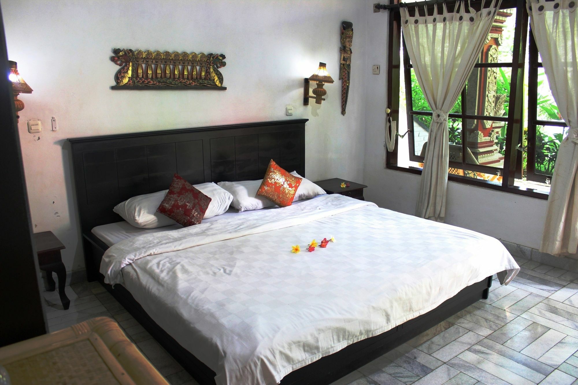 Anom Beach Hotel Candi Dasa  Exterior photo