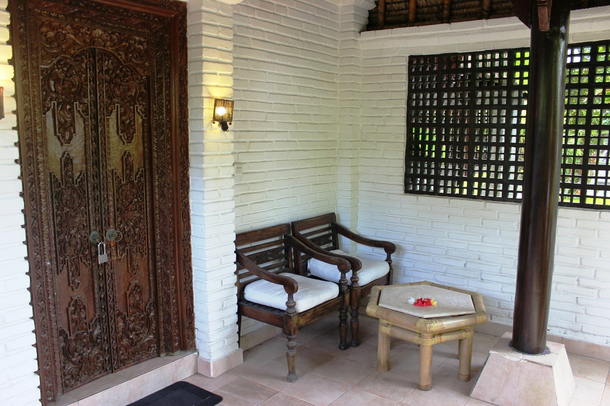 Anom Beach Hotel Candi Dasa  Exterior photo